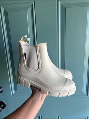 Cream Chunky Chelsea Rain Boots